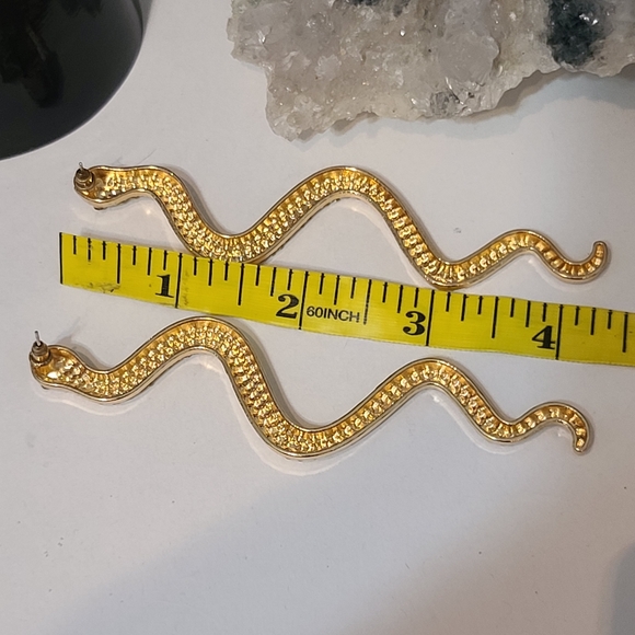 Shoulder duster Snake earrings nwot 4.5" - Picture 3 of 5